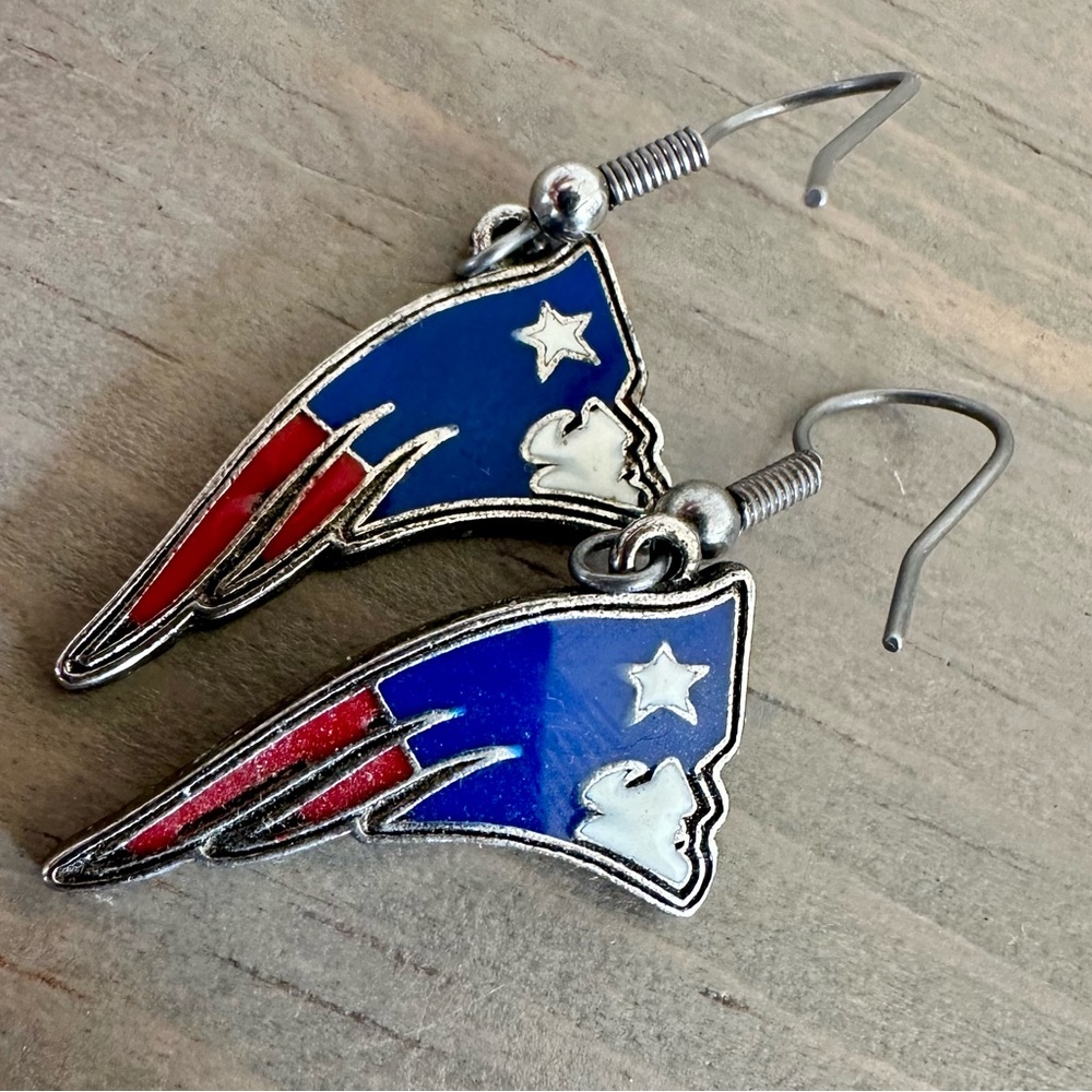 🌻NFL Patriots Dangle Earrings